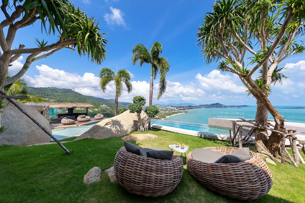 Luxury Koh Samui Property Lawn