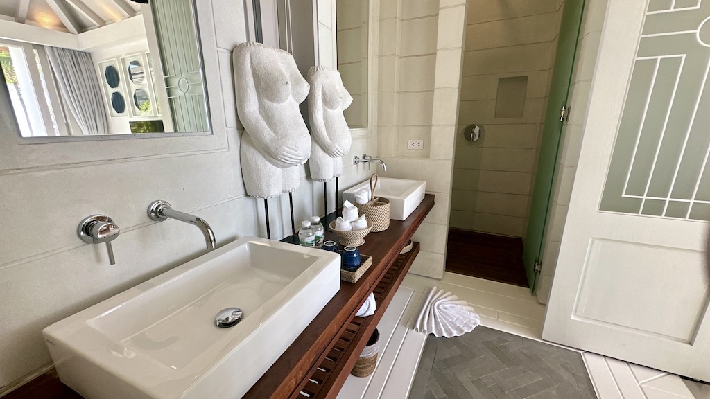 Koh Samui Luxury Beachfront Property Bathroom