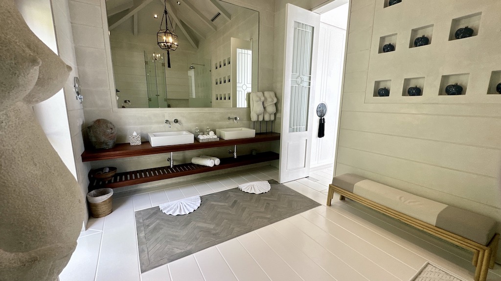 Koh Samui Luxury Beachfront Property Bathroom