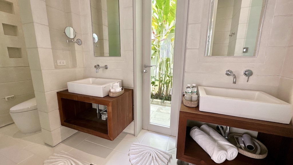 Koh Samui Luxury Beachfront Property Bathroom