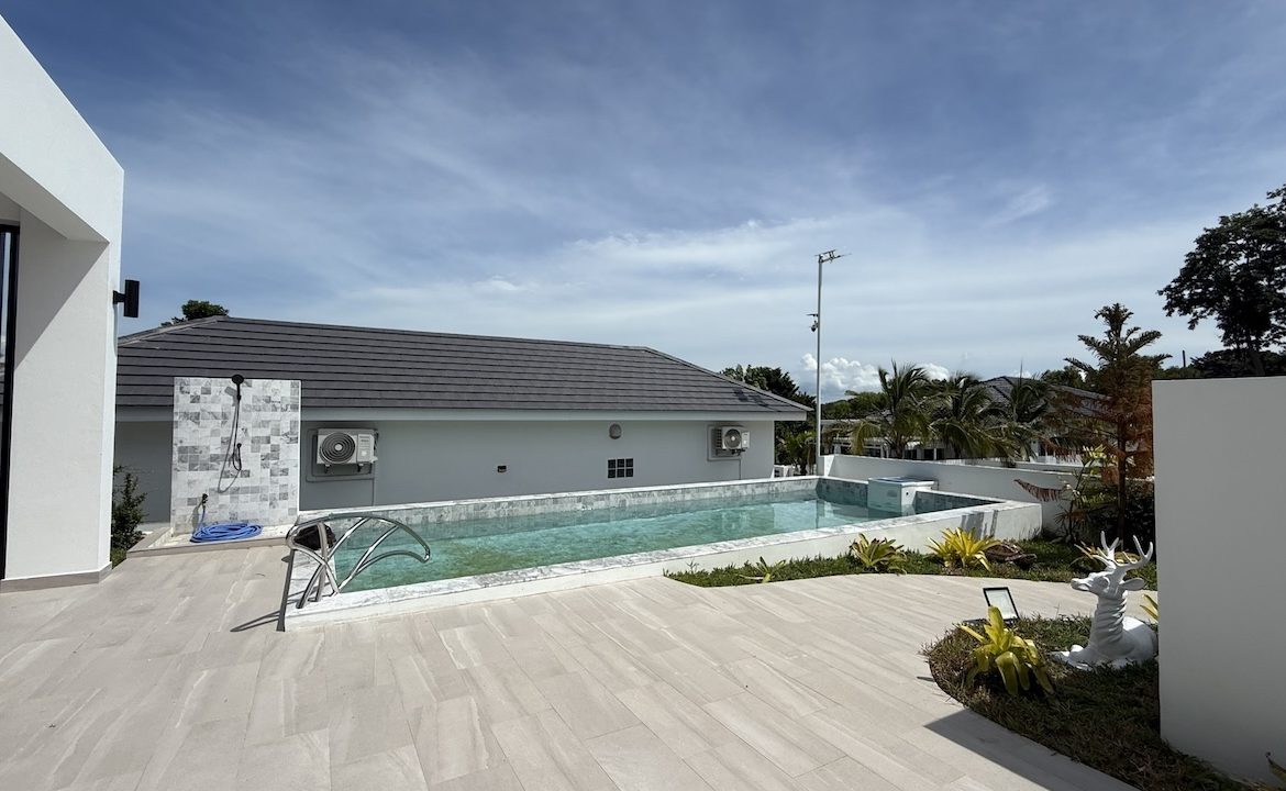 3 Bedroom Pool Villa Choeng Mon Terrace