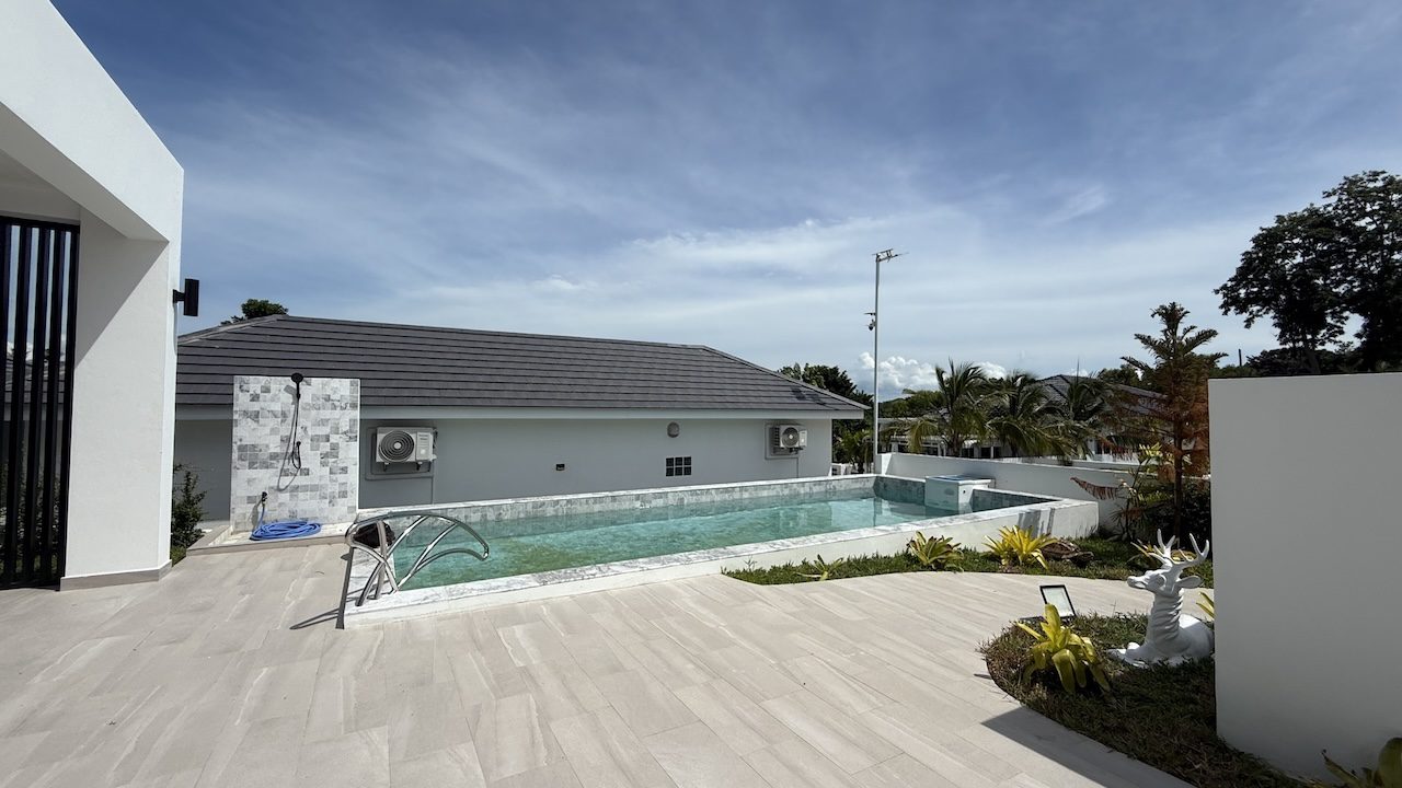 3 Bedroom Pool Villa Choeng Mon 3 Bedroom Pool Villa Choeng Mon Terrace