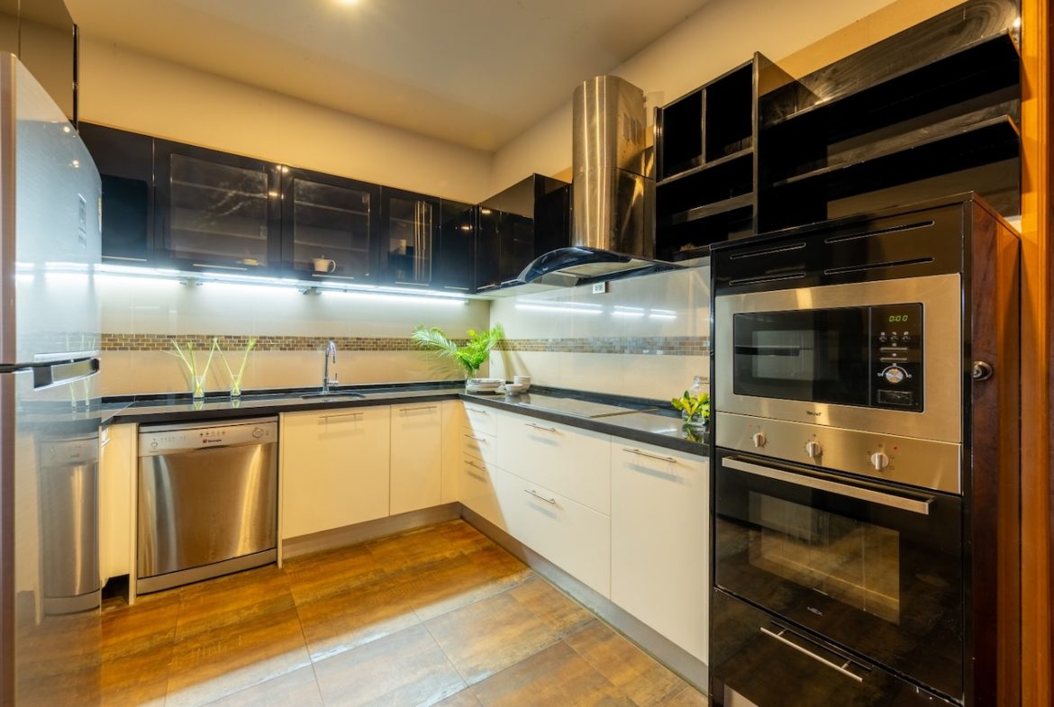 Baan Phuttarak Kitchen