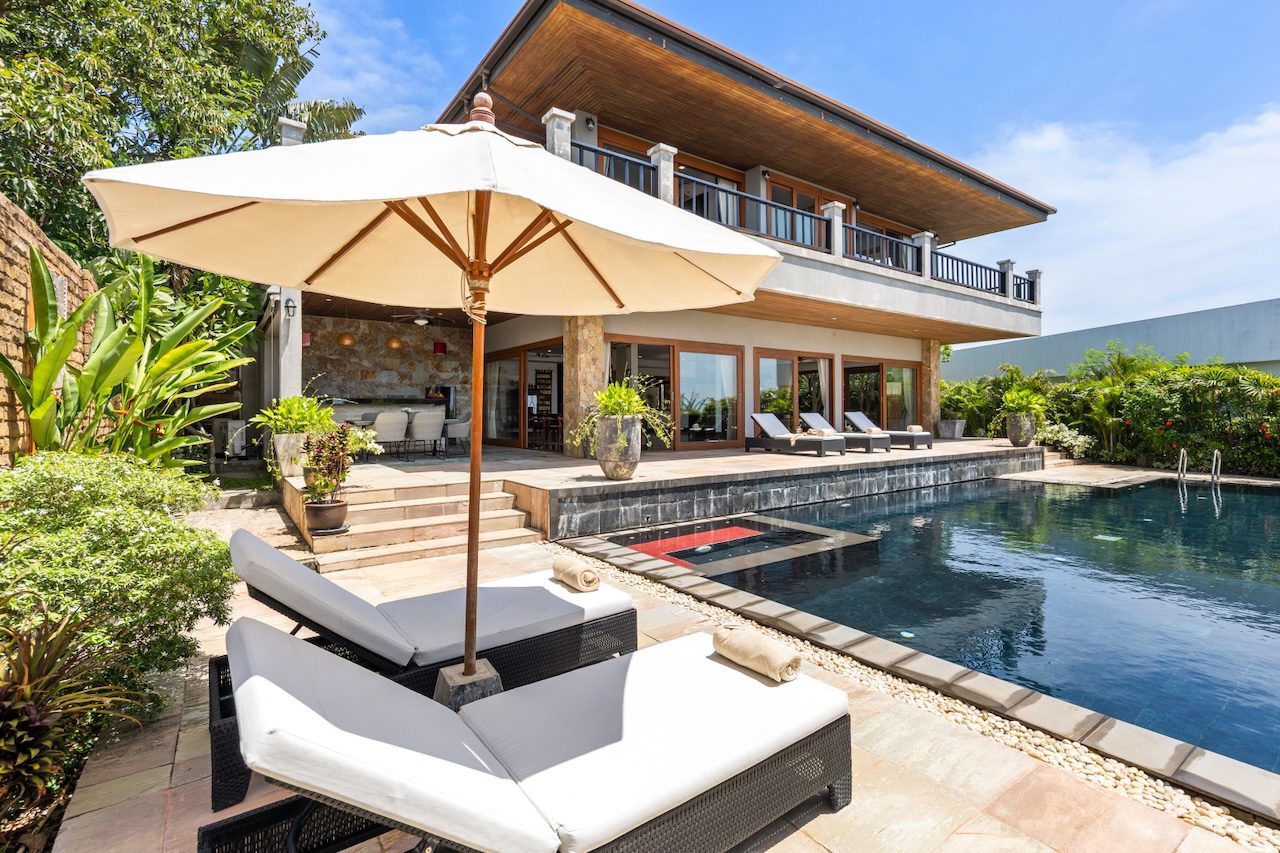 Baan Phuttarak Villa Exterior