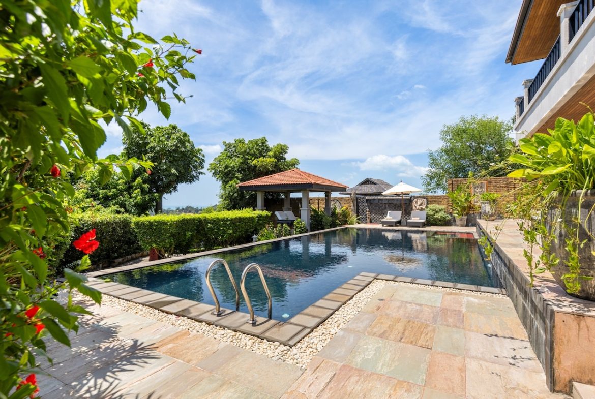 Baan Phuttarak Terrace