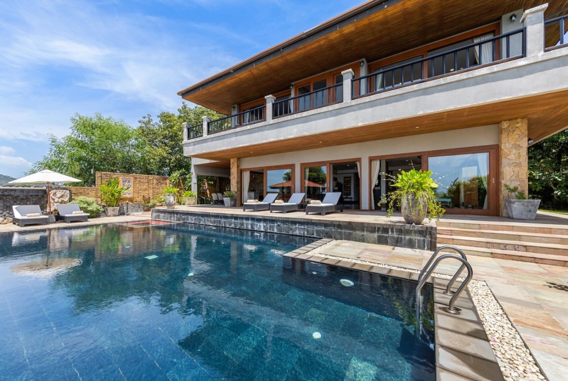 Baan Phuttarak Swimming Pool
