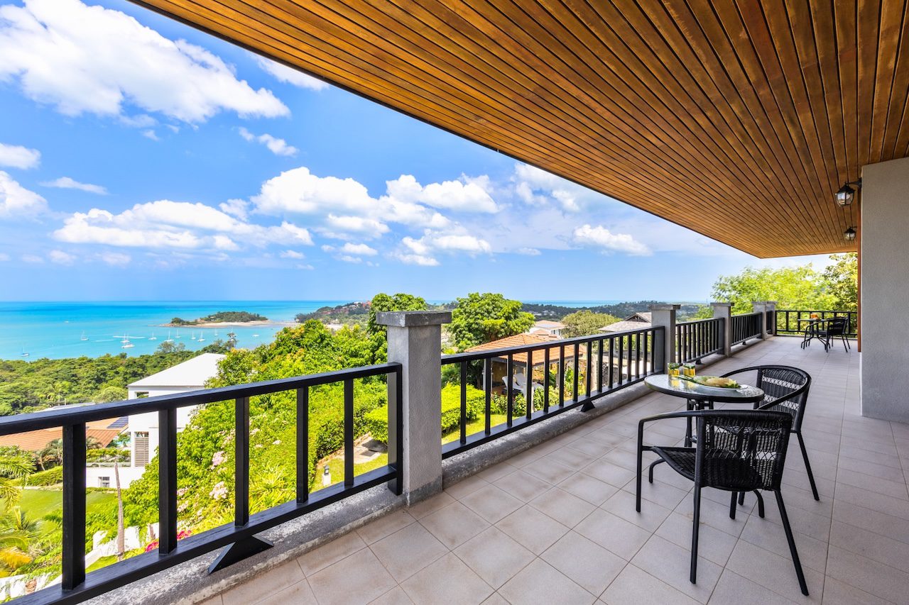 Baan Phuttarak Balcony