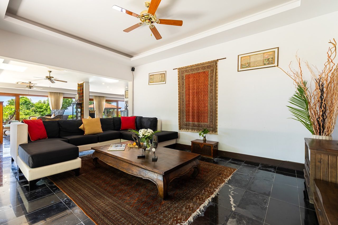 Baan Phuttarak Lounge