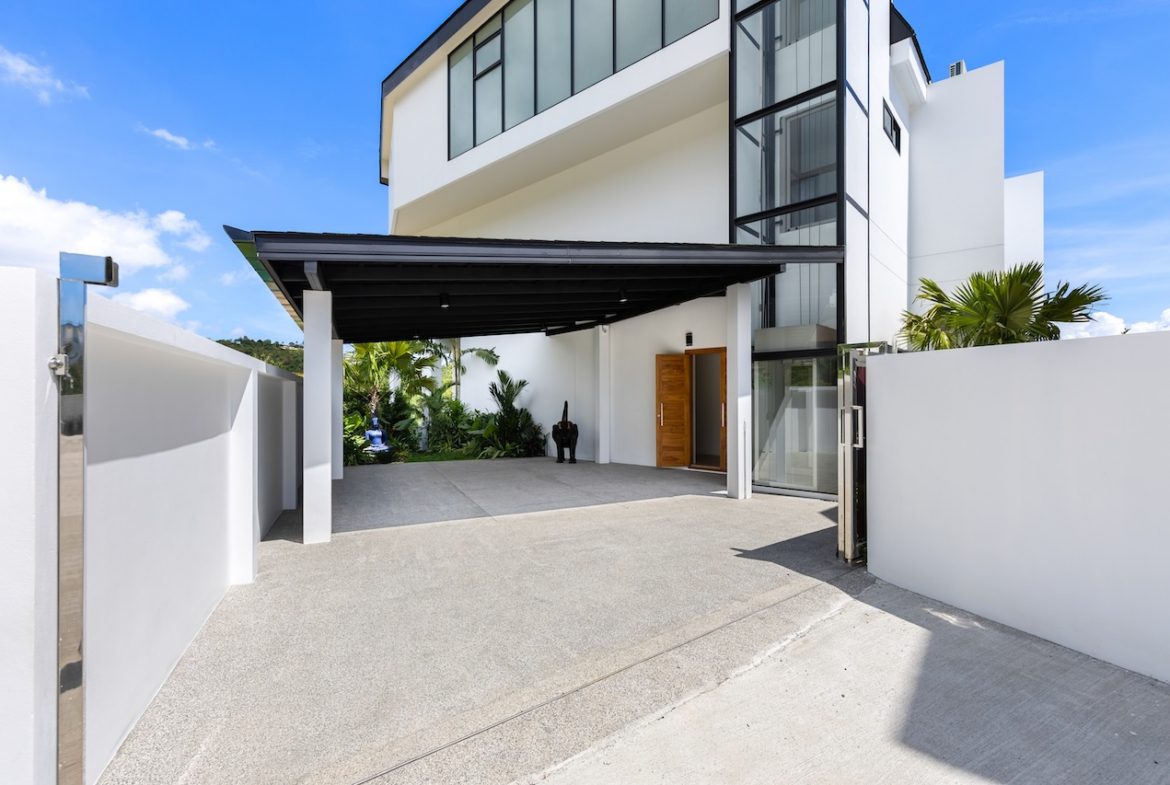 Blue Pearl Villa Parking