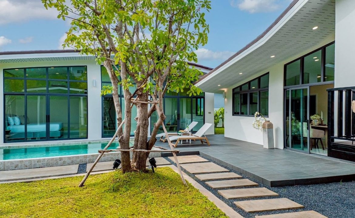 Bophut 4-Bedroom Pool Villa Garden