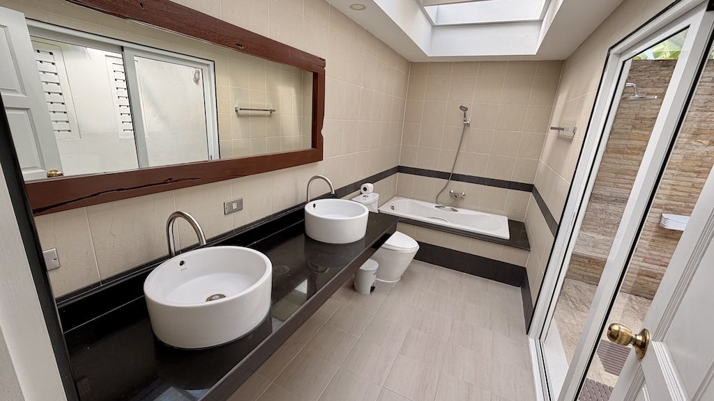 Bophut Residence Longterm Villa Rental Bathroom