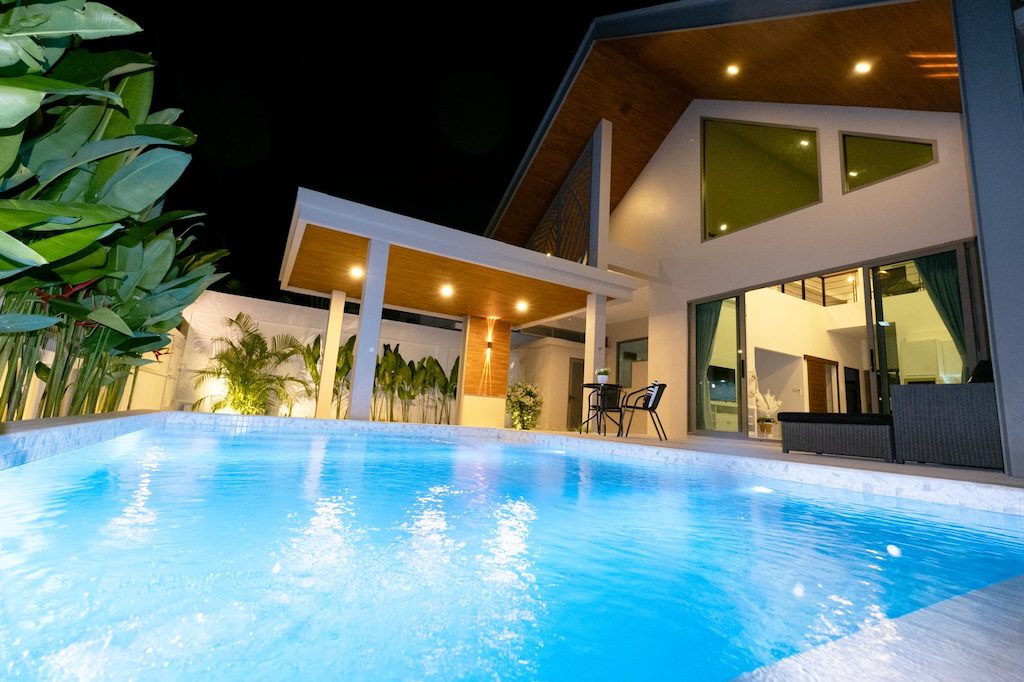 Chaweng Longterm Villa Rental Pool Night