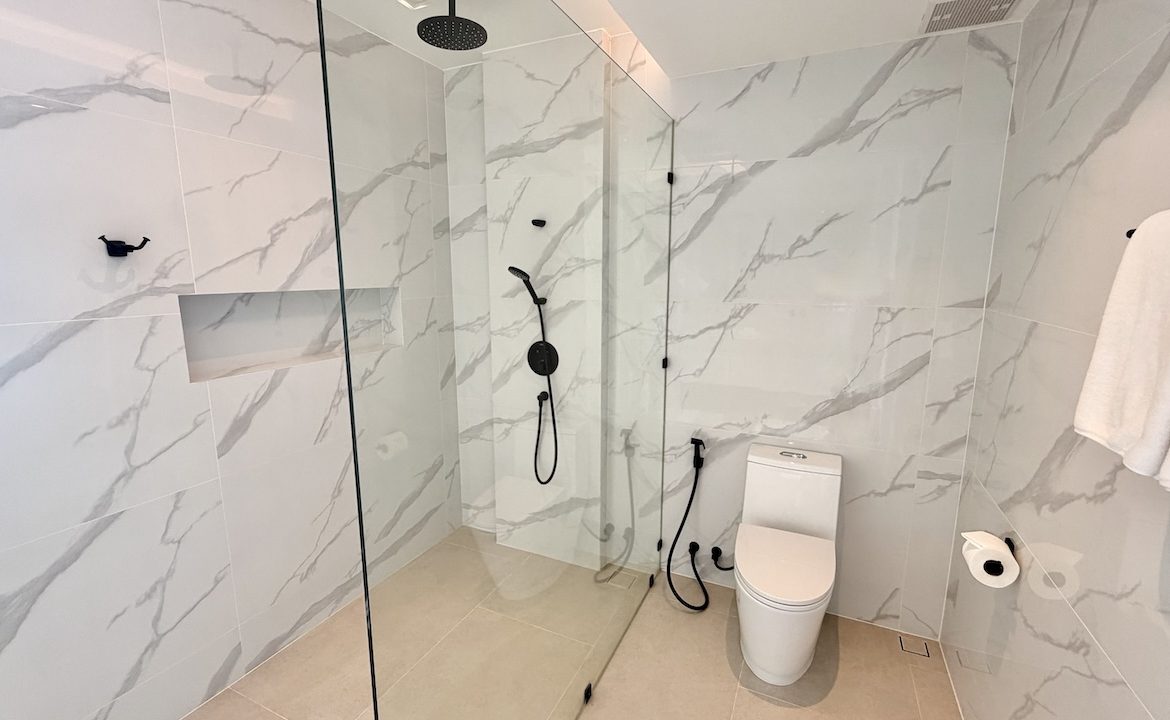 Chaweng Noi Sea View Property Bathroom