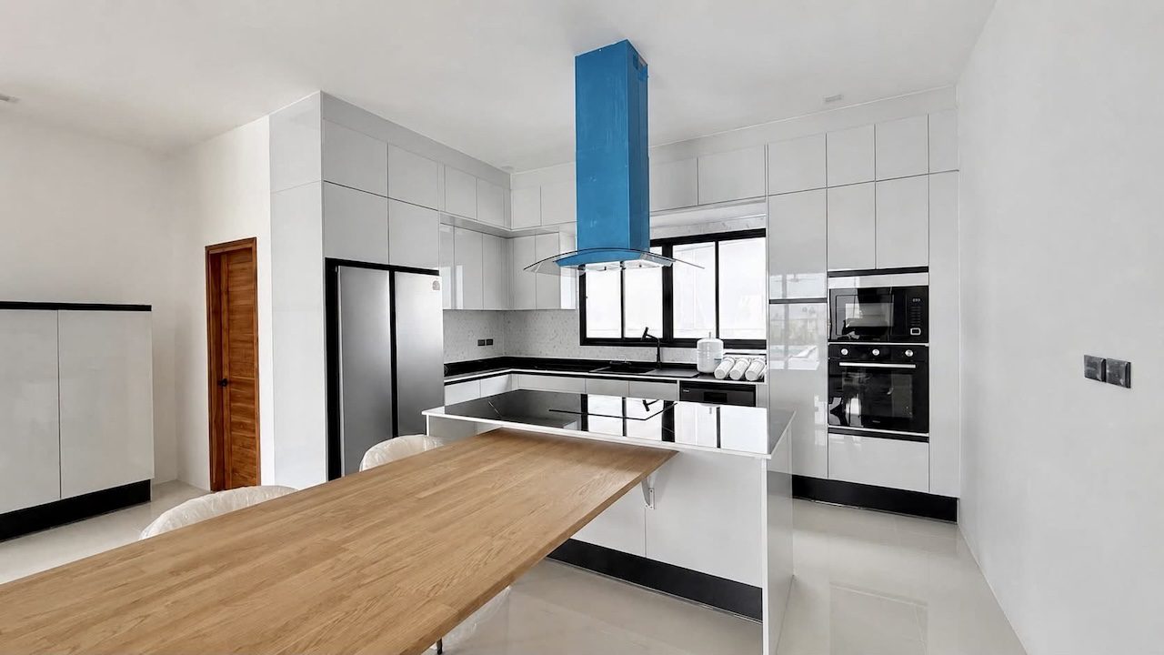 Choeng Mon 3-Bed Property Choeng Mon 3-Bed Property Kitchen