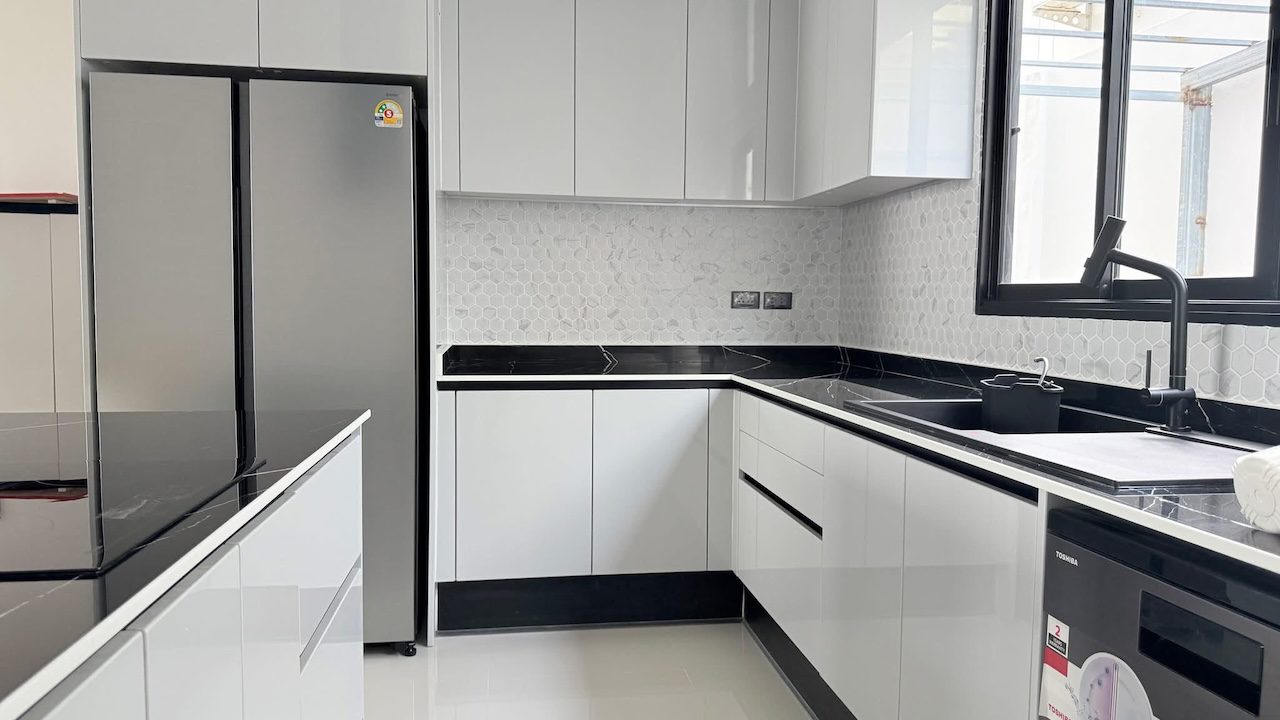 Choeng Mon 3-Bed Property Choeng Mon 3-Bed Property Kitchen