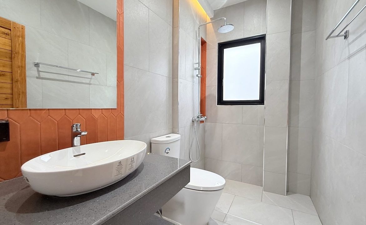 Choeng Mon 3-Bed Property Bathroom