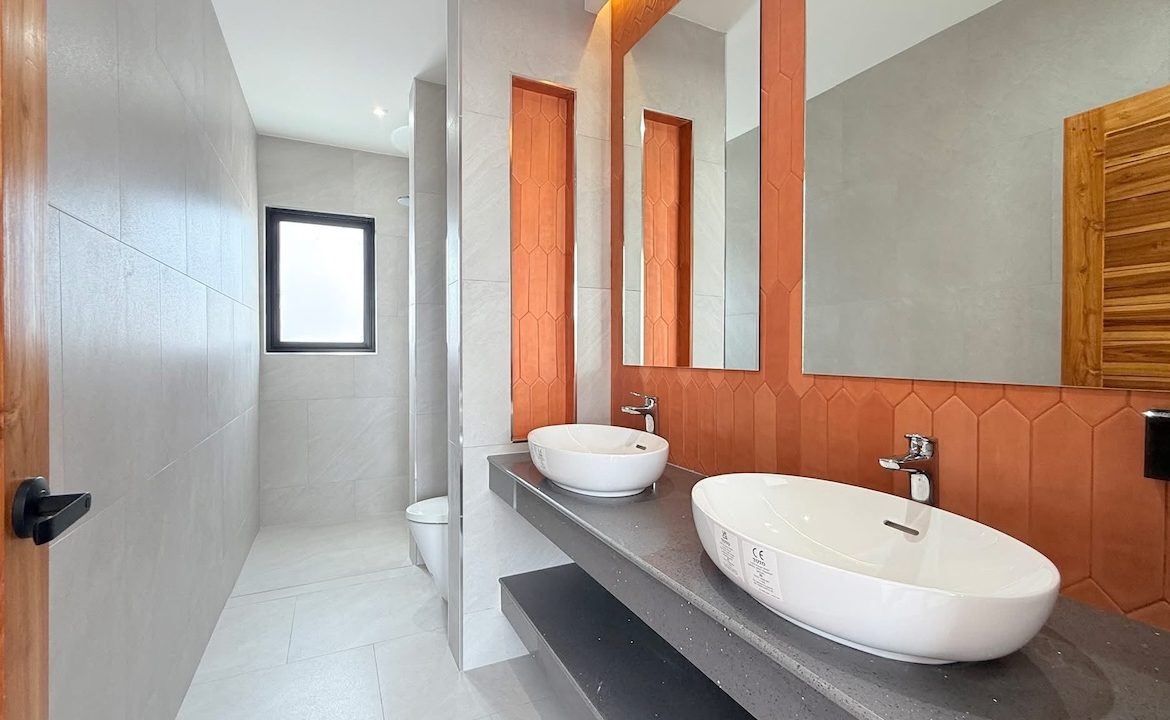 Choeng Mon 3-Bed Property Bathroom