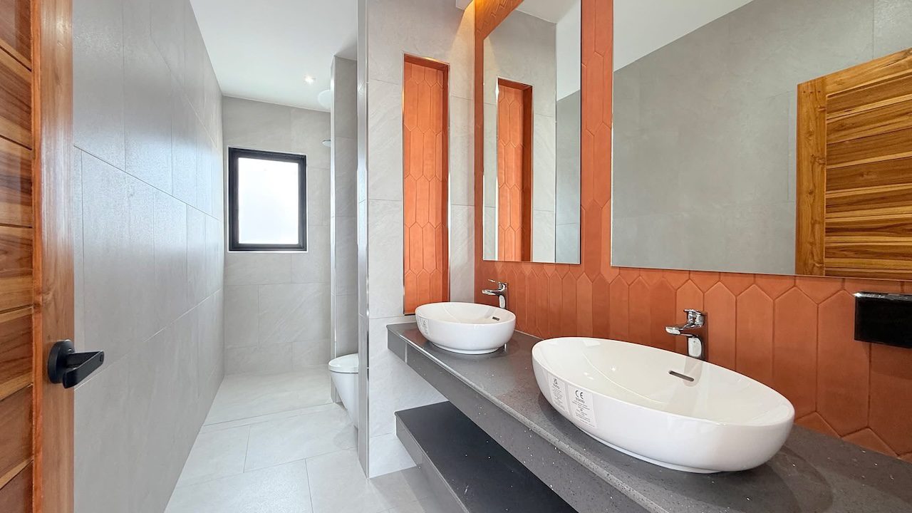 Choeng Mon 3-Bed Property Choeng Mon 3-Bed Property Bathroom
