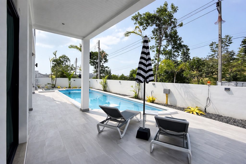 Choeng Mon Pool Villa Covered Terrace