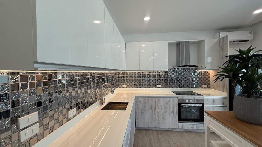 Choeng Mon Pool Villa Kitchen