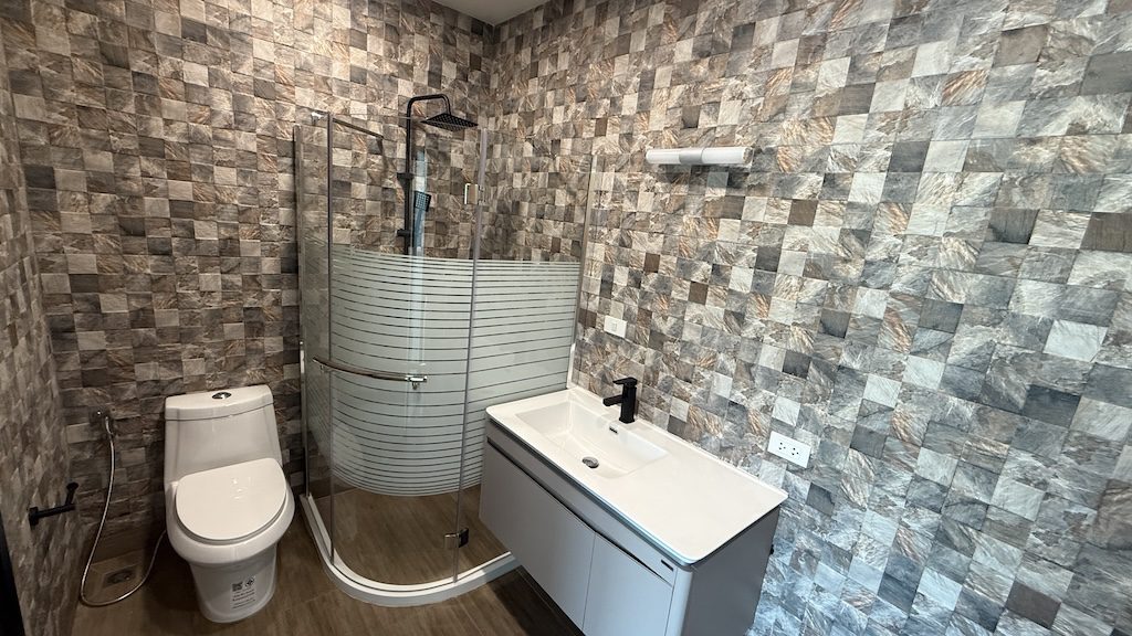 Choeng Mon Pool Villa Bathroom