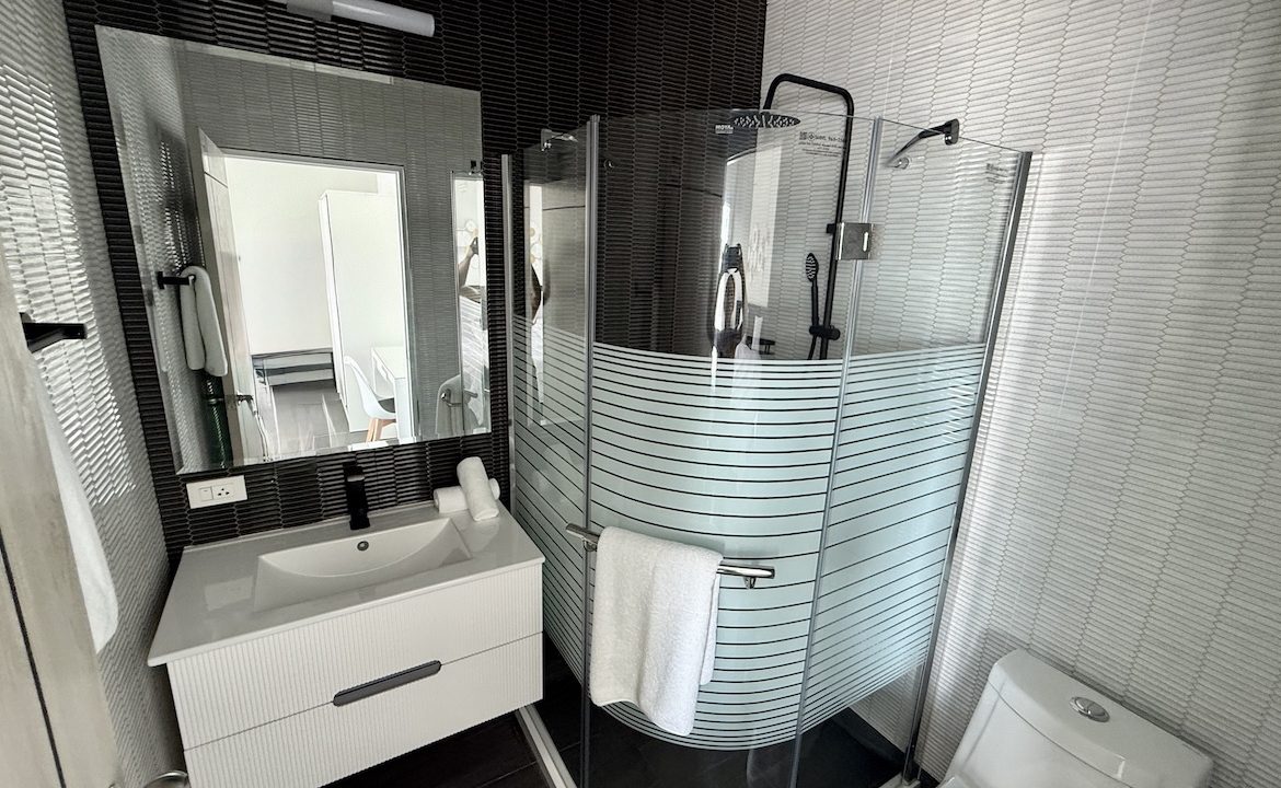 Choeng Mon Two Bed Pool Villa Shower