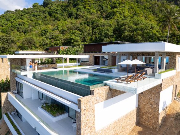 Grand Blue View Estate