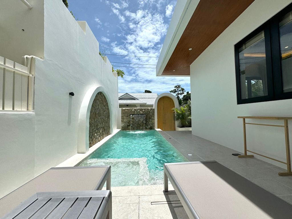 Koh Samui 1-Bedroom Property Sun Loungers