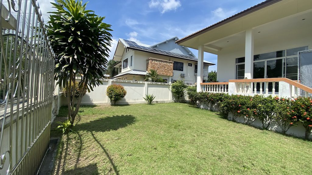 Koh Samui Laem Sor Villa Lawn