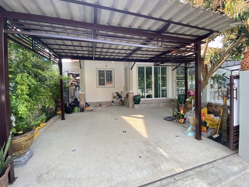 Koh Samui Maenam Bungalow Parking