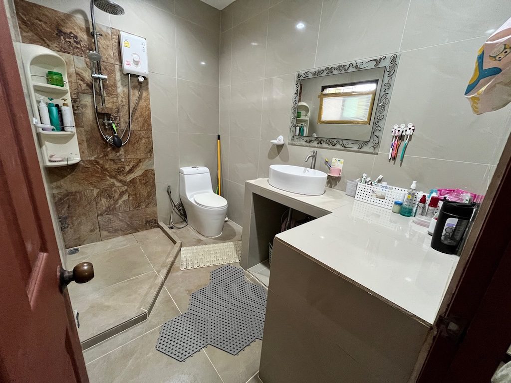 Koh Samui Property With Large Gardens Bathroom