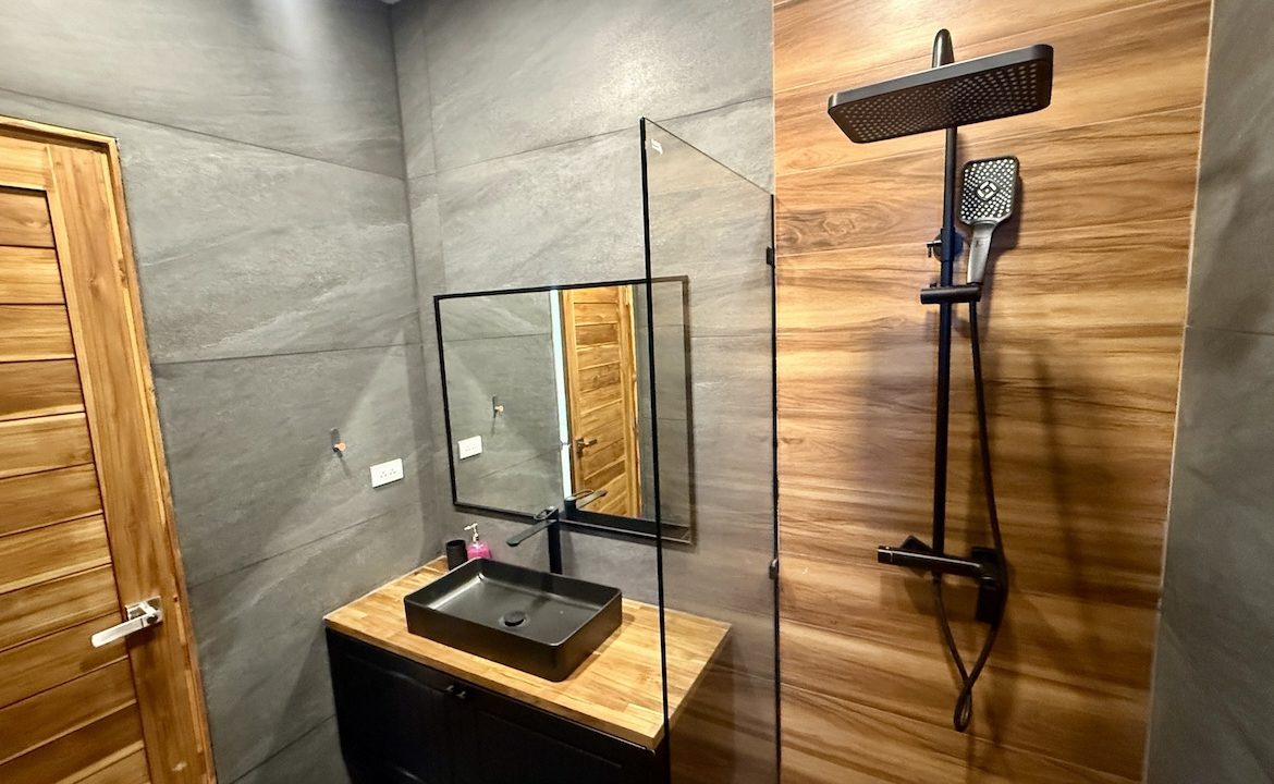 Lamai 3-Bed Villas Shower