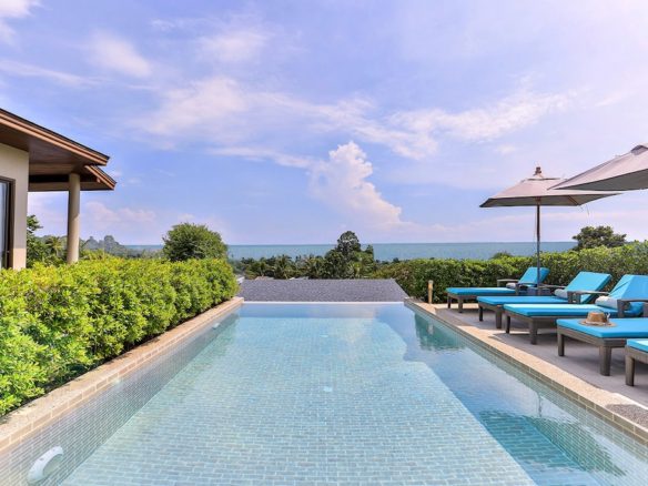 Lamai 4-Bed Pool Villa For Sale Swimming Pool