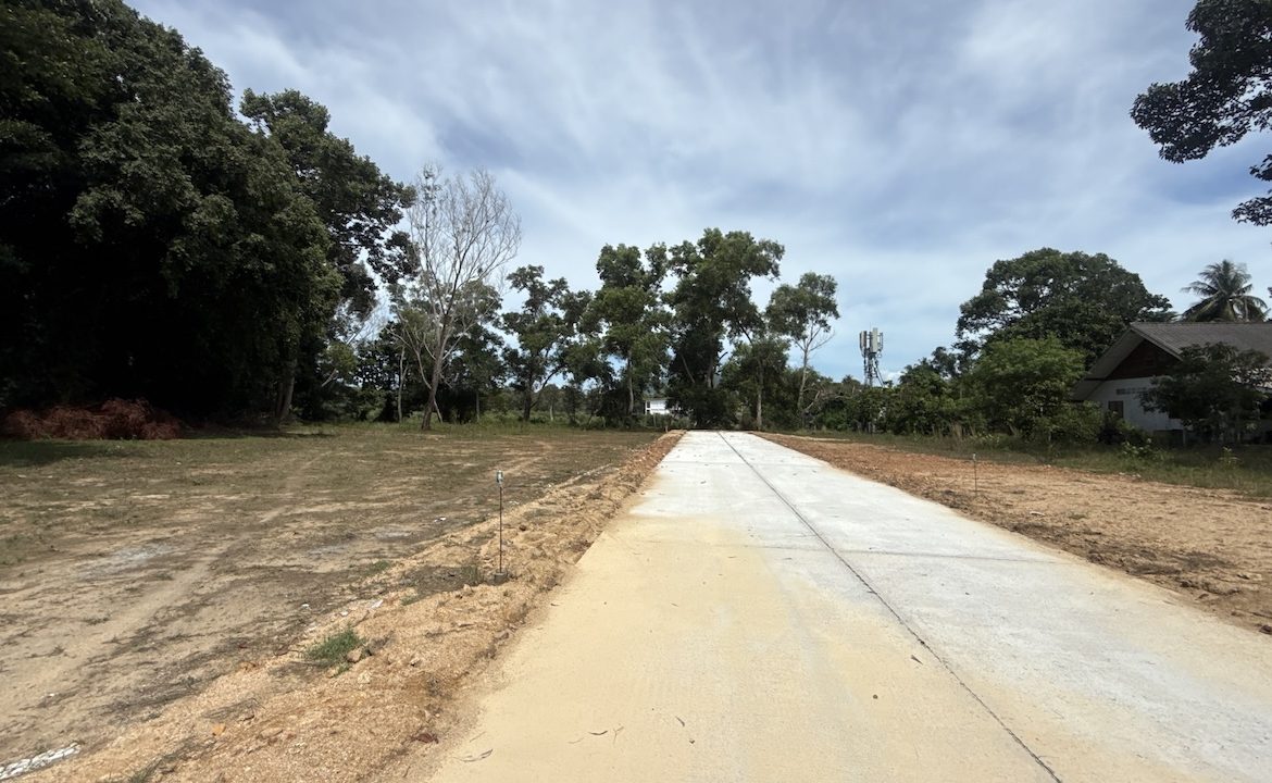 Lipa Noi Land Close To The Beach