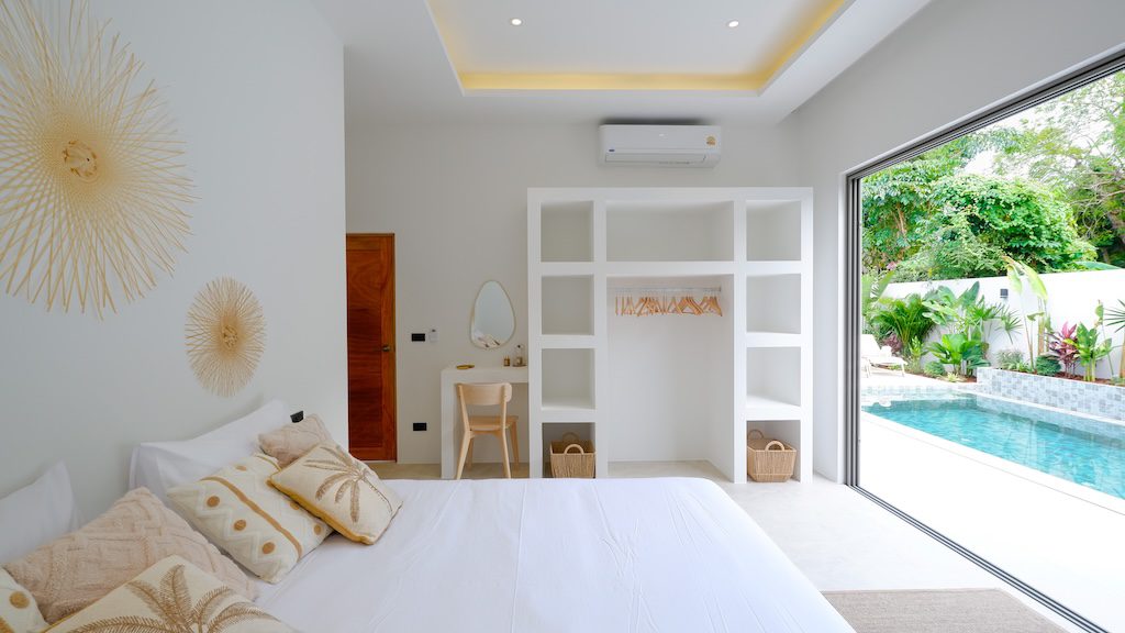 Maenam 3-Bed Pool Villa Bedroom