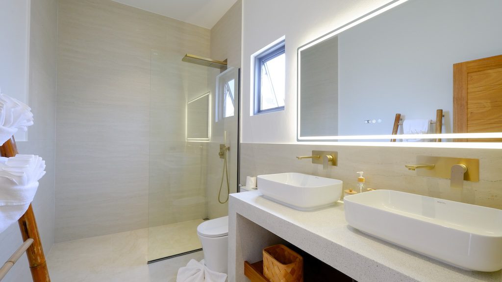 Maenam 3-Bed Pool Villa Bathroom