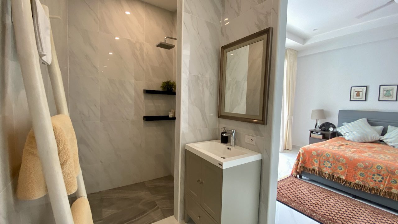 Maenam Modern Pool Villa Maenam Modern Pool Villa Bathroom
