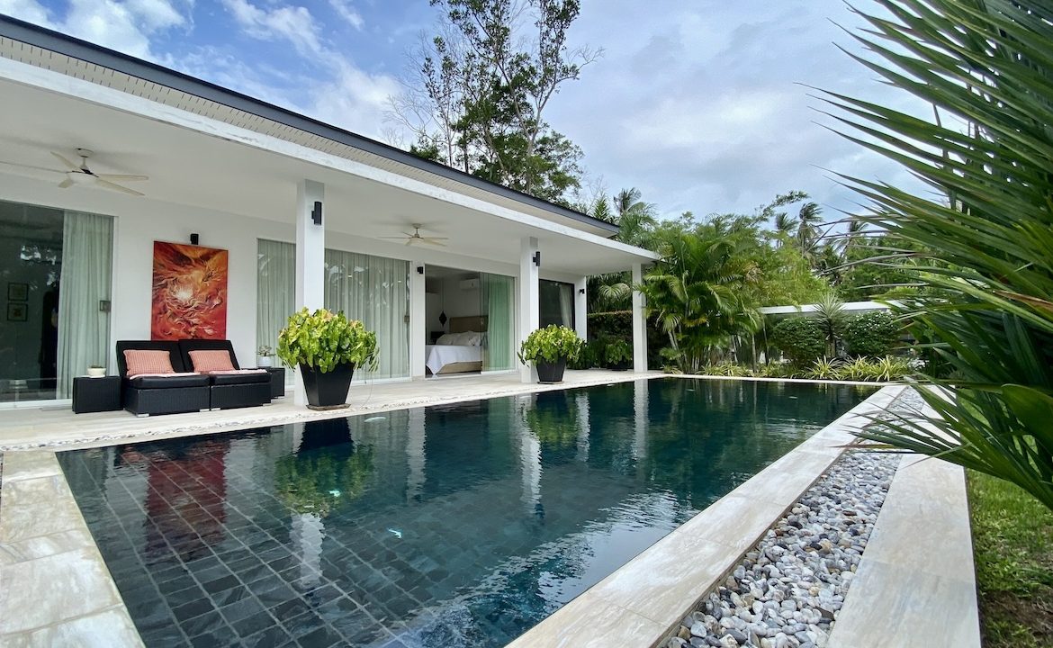Maenam Modern Pool Villa