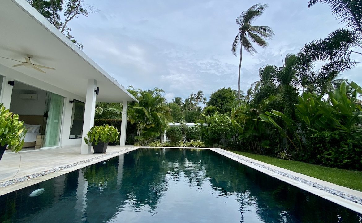 Maenam Modern Pool Villa Exterior
