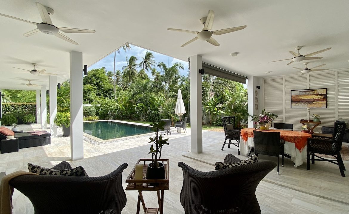 Maenam Modern Pool Villa Outdoor Covered Area