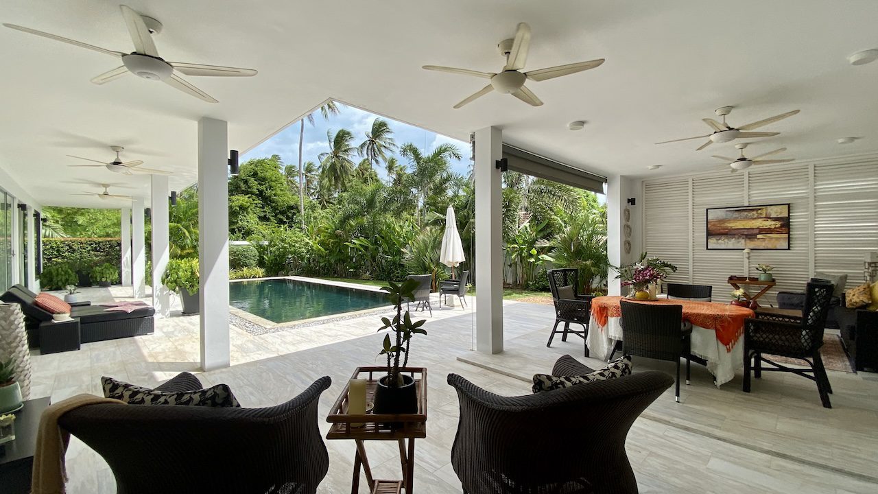 Maenam Modern Pool Villa Maenam Modern Pool Villa Outdoor Covered Area