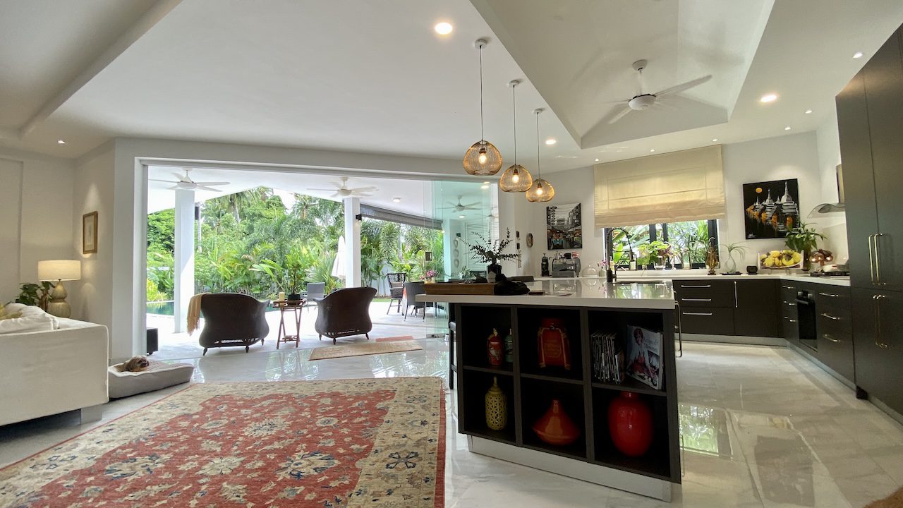 Maenam Modern Pool Villa Maenam Modern Pool Villa Kitchen