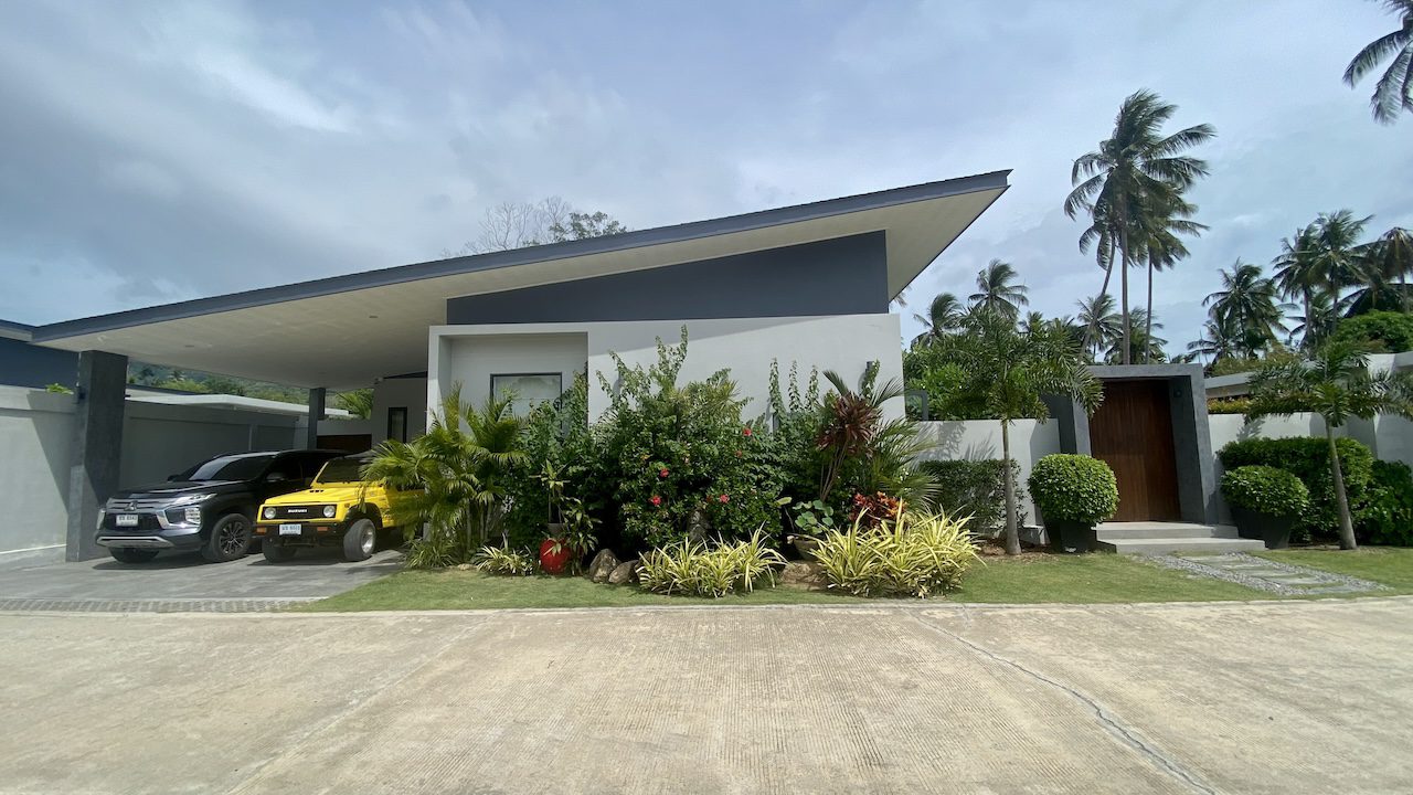 Maenam Modern Pool Villa Maenam Modern Pool Villa Parking