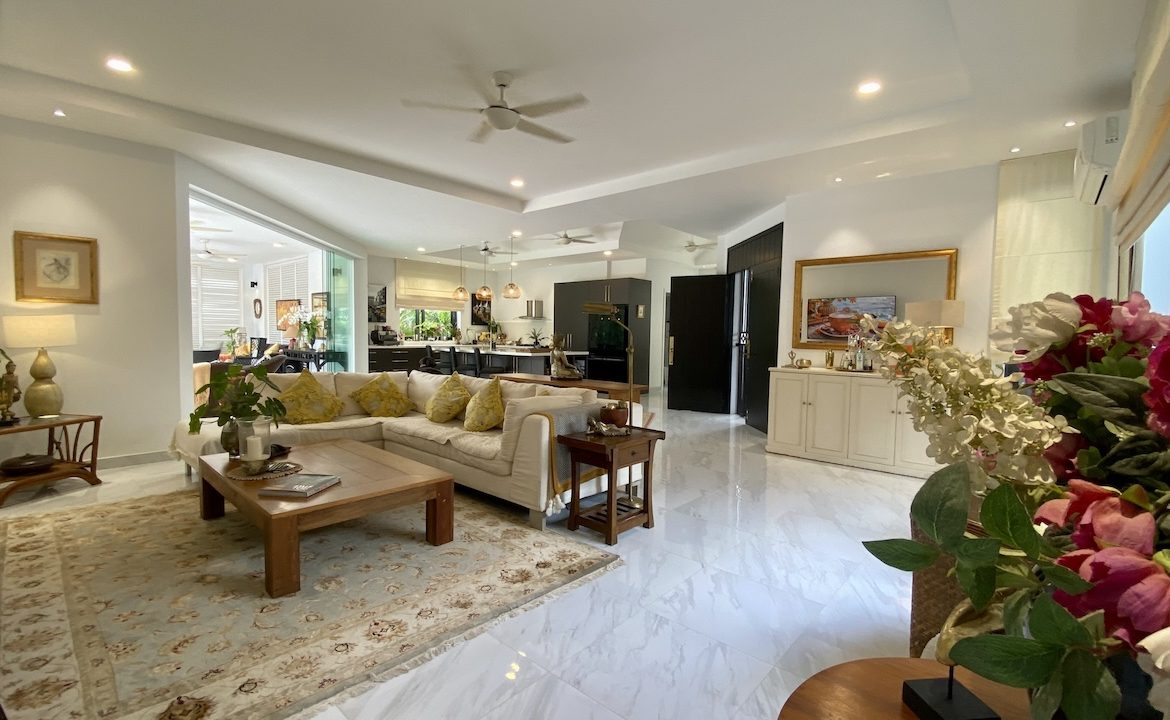 Maenam Modern Pool Villa Interior