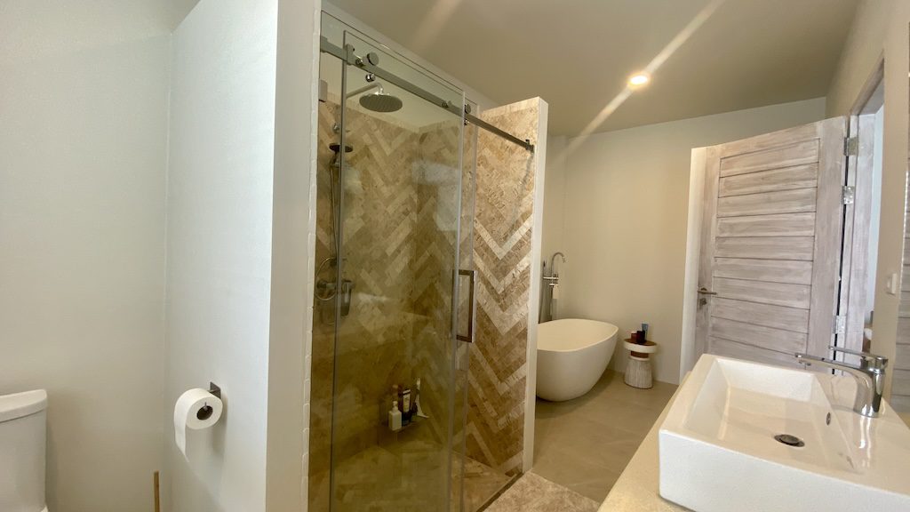 Maenam Two-Bed Villa Bathroom