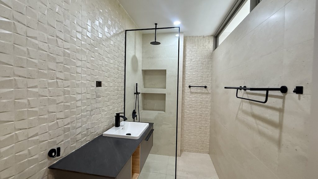 Plai Laem Sea View Property Bathroom