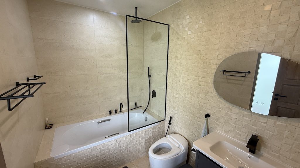 Plai Laem Sea View Villa Bathroom