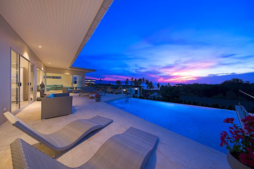 Samui Bayside 4-bedroom villa Night View