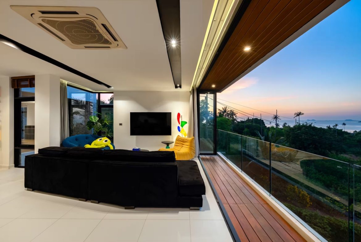 The Bay Villa Living Area