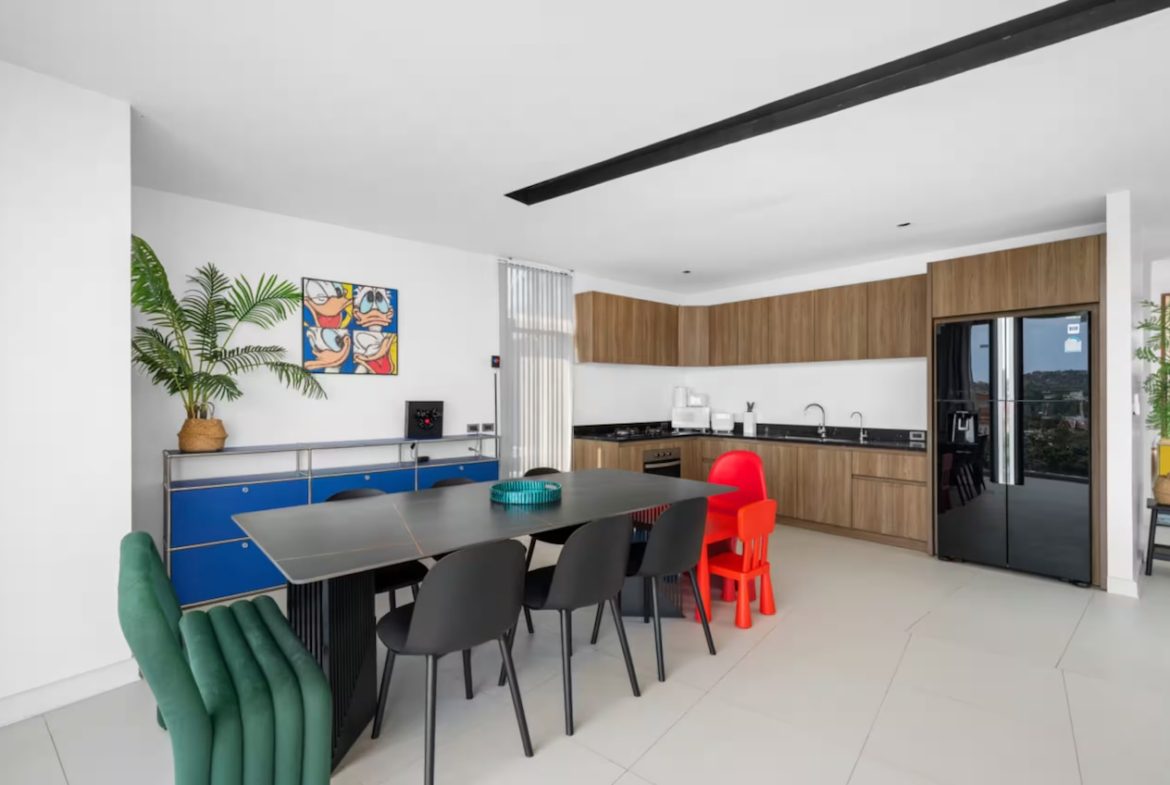 The Bay Villa Dining